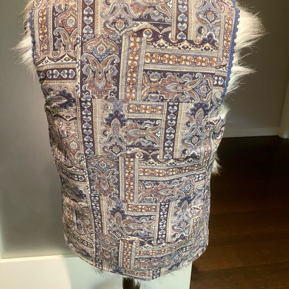 Free People Faux Fur Vest in Gray and Cream - Picture 4 of 4